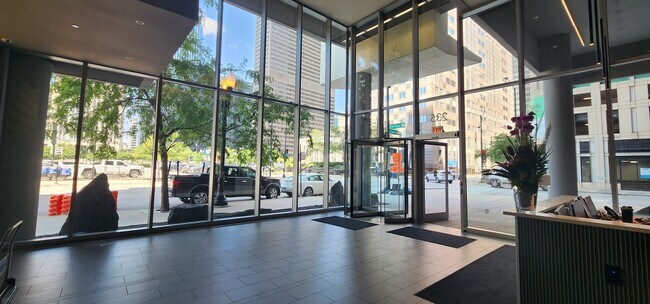Foto del edificio - 235 W Van Buren St