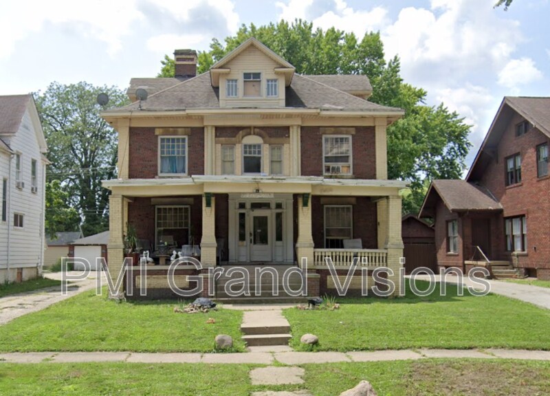 Foto principal - 623 W William St