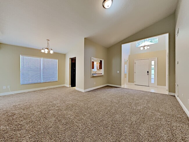 Building Photo - 854 River Cove Ave