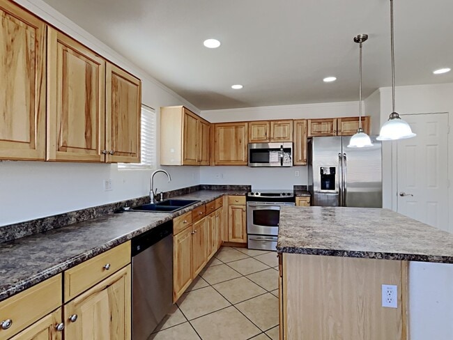 Building Photo - 17522 W Calavar Rd