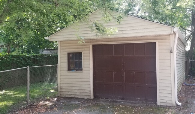 Foto del edificio - Old Brooklyn - 3 Bedroom Single Family Home