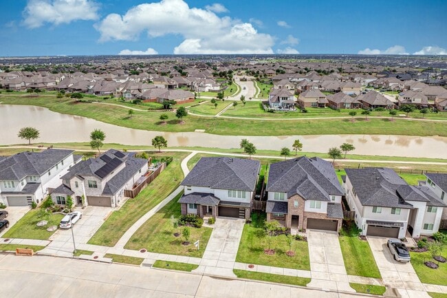 Building Photo - 29231 Red Rocks Pk Dr