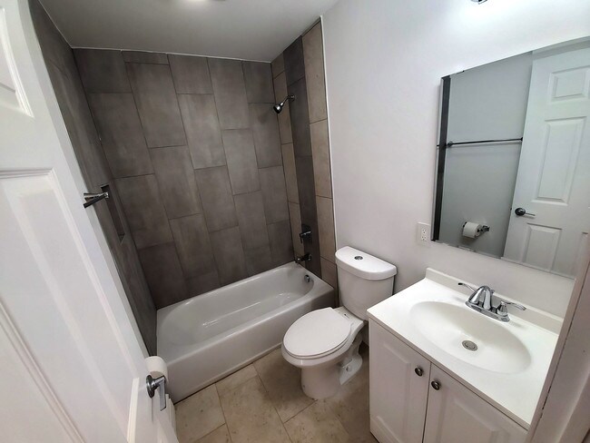 Foto del edificio - 126 W Thornton Ave