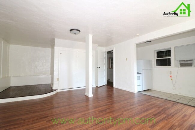 Building Photo - 1135 Magnolia