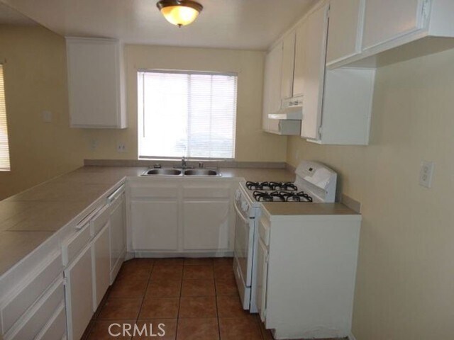 Building Photo - 38647 25th St E