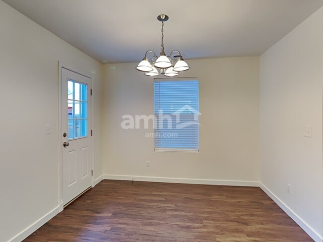 Foto del edificio - 96 W White Sands Dr