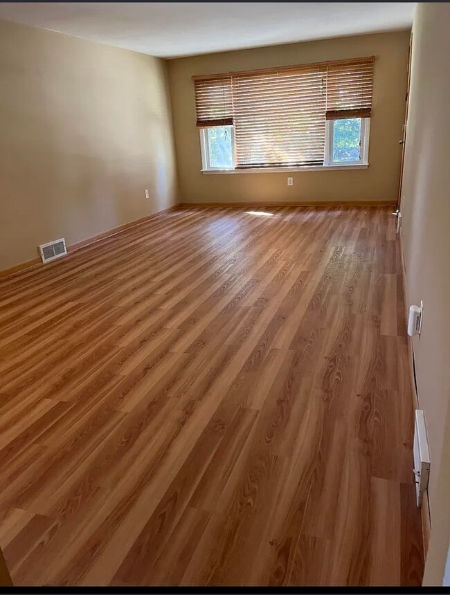 Building Photo - 26 W Payne St