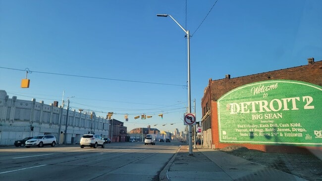 Building Photo - 3325-3325 Gratiot Ave