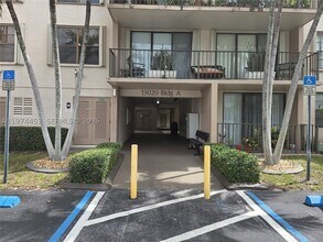 Building Photo - 13020 SW 92nd Ave