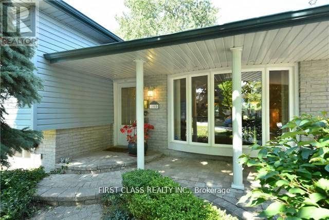 Building Photo - 1085 Pearson Dr