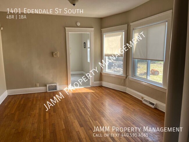 Foto del edificio - Cleveland Heights: 4-Bedroom 1-Bathroom Du...