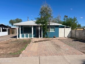 Building Photo - 702 W Pepper Pl