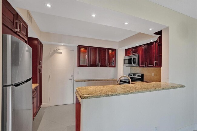 Building Photo - 3800 Galt Ocean Dr