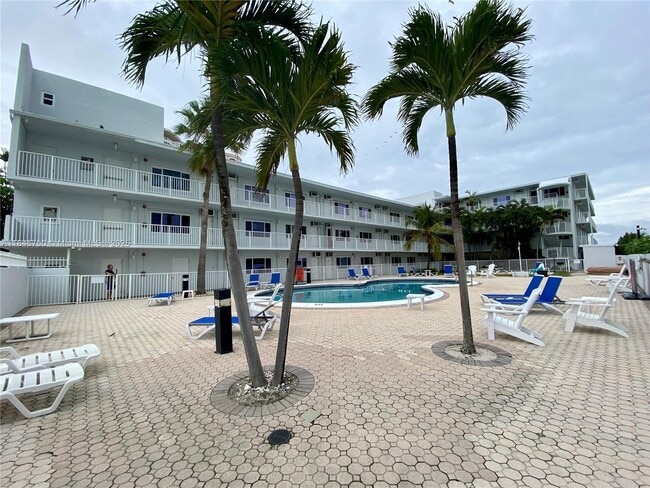 Building Photo - 1480 S Ocean Blvd