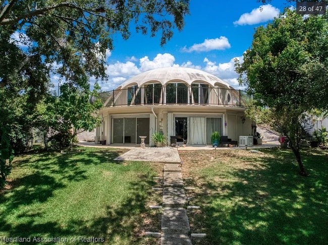 Lake side - 202 Rachard Blvd
