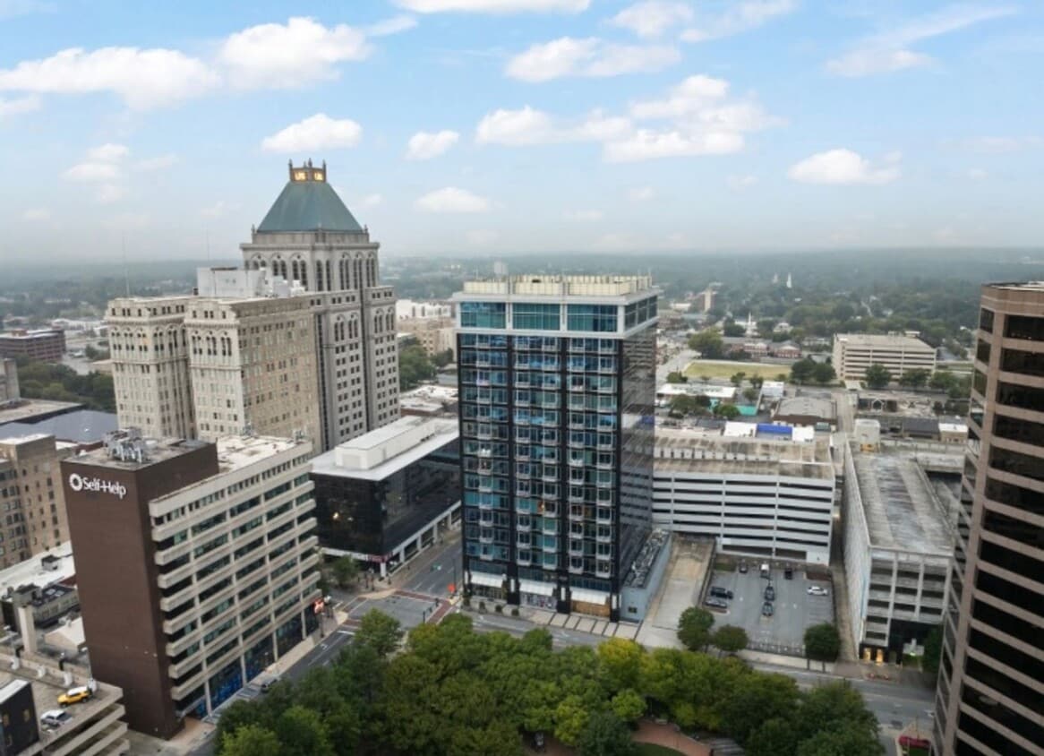 Foto principal - Centerpointe- Urban luxury living!!