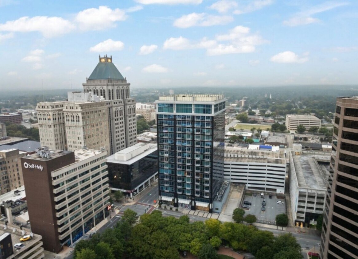 Primary Photo - Centerpointe- Urban luxury living!!