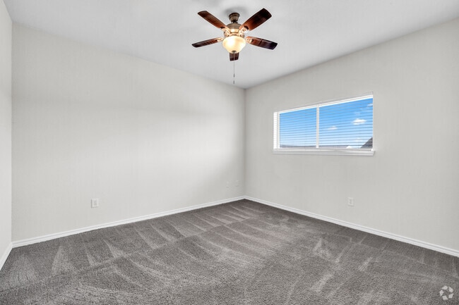 2BR, 2BA - 1,085SF - Primary Bedroom - Deer Park Gardens