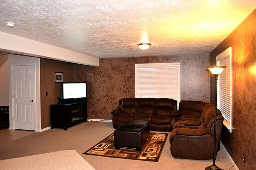 Building Photo - 2513 Craig Ln