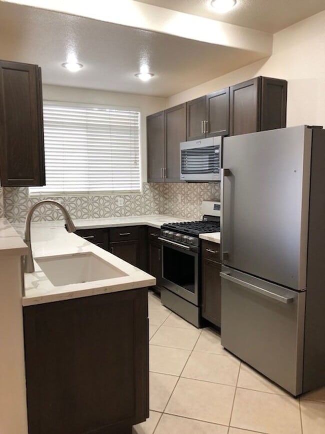 Building Photo - Green Valley Ranch Condo