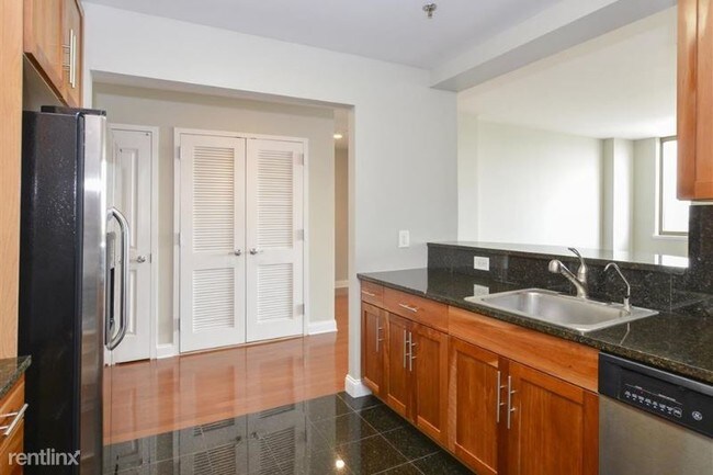 Building Photo - 3 br, 3 bath Apartment - 97 Gorge Rd 5 Unit 5