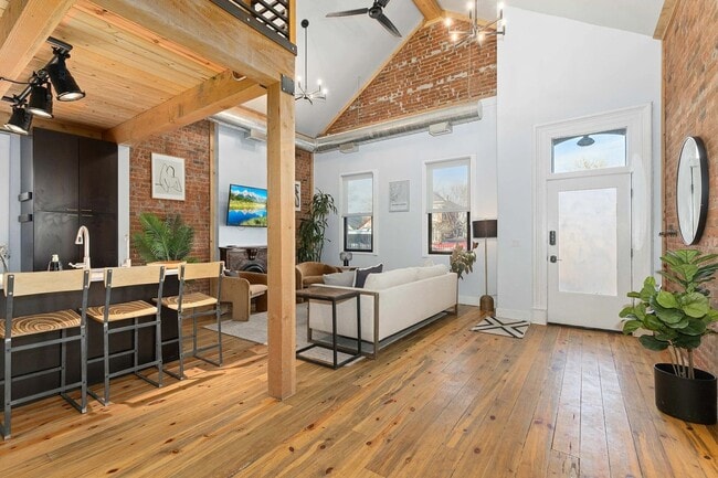 Building Photo - Charming Curtis Park Home for Rent – Moder...