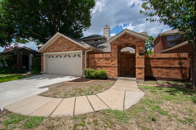 Foto del edificio - 3905 Denham Way