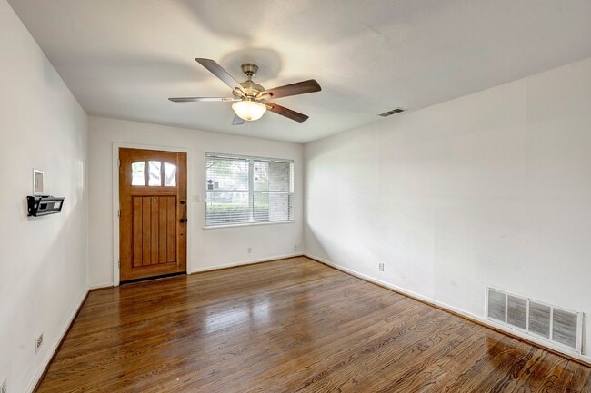 Building Photo - 4722 Carleen Rd