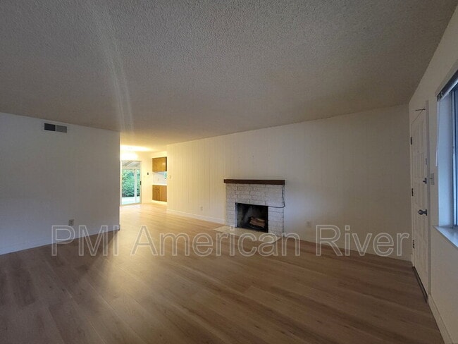 Building Photo - 6349 Seastone Way