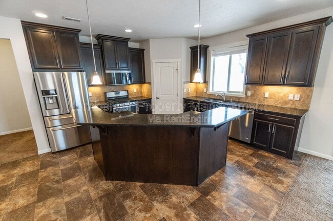 Foto del edificio - 8915 W Red St