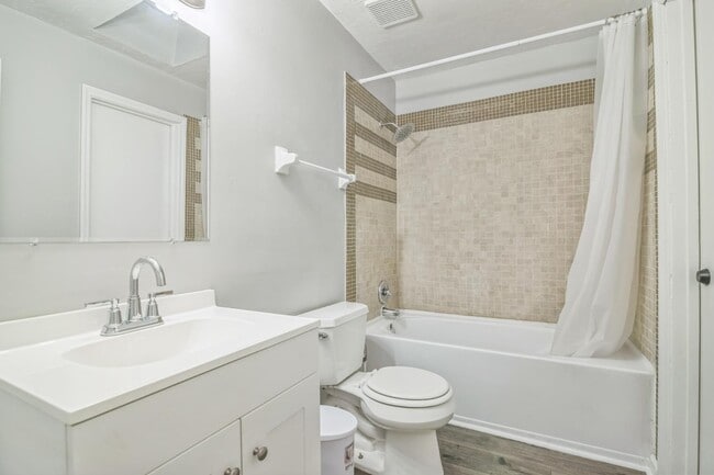 Building Photo - 2118 SW 69th Dr