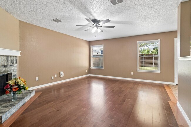 Foto del edificio - 2232 Chestnut Dr