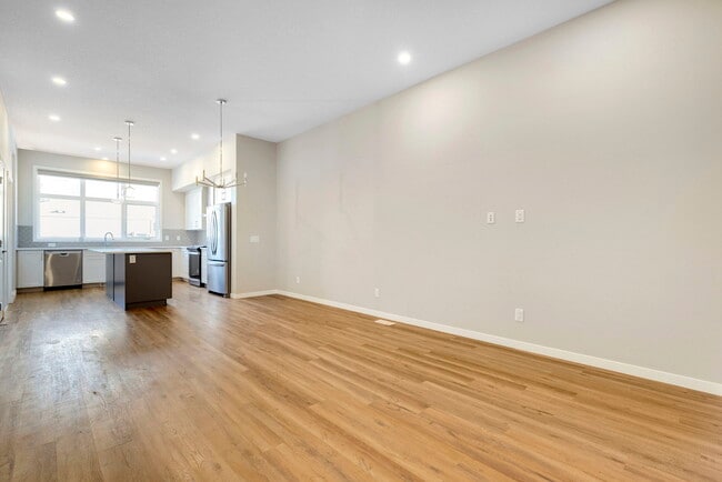 Building Photo - 110 Magnolia Vw SE