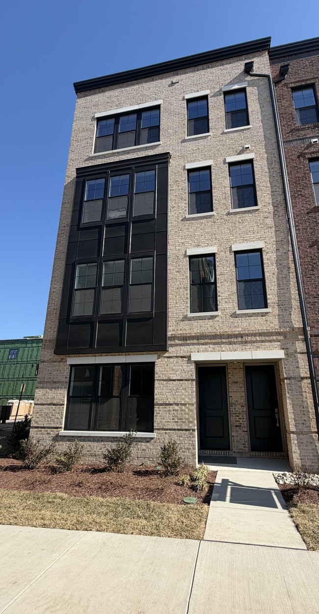 Building Photo - 22125 Little Mount Ter