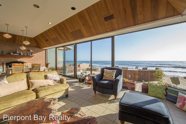 Building Photo - 2944 Solimar Beach Dr