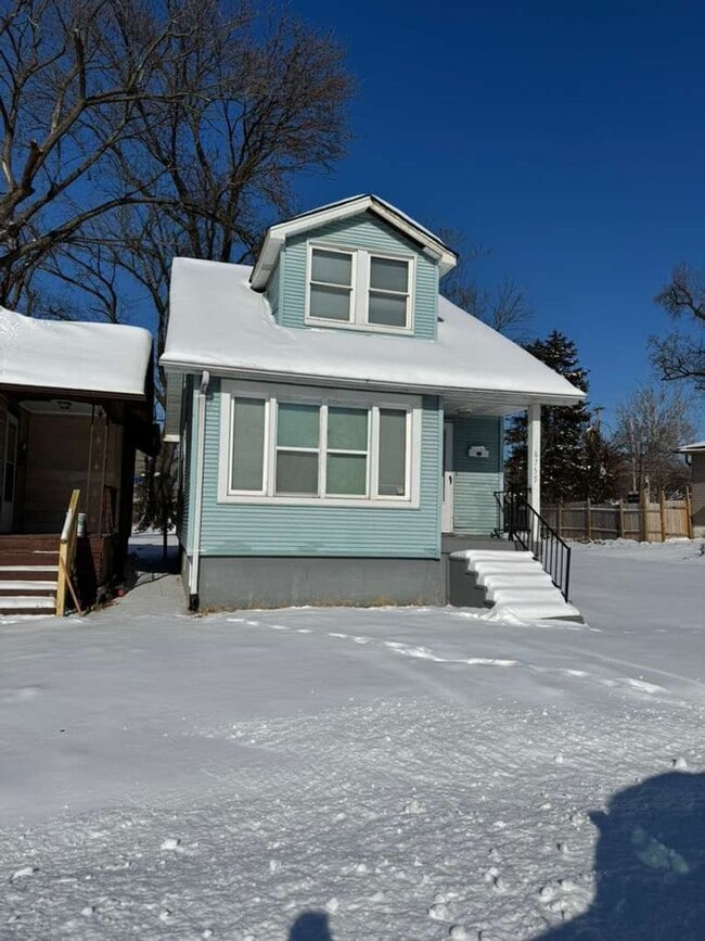 Building Photo - 6755 Schofield Ave