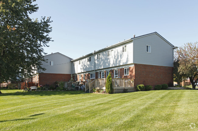 Foto del edificio - Village Townhouses Cooperative