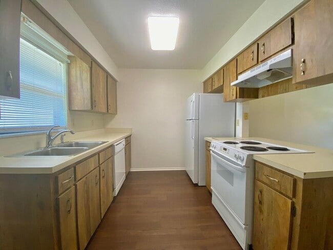 Building Photo - 3928 Spoonbill Ct