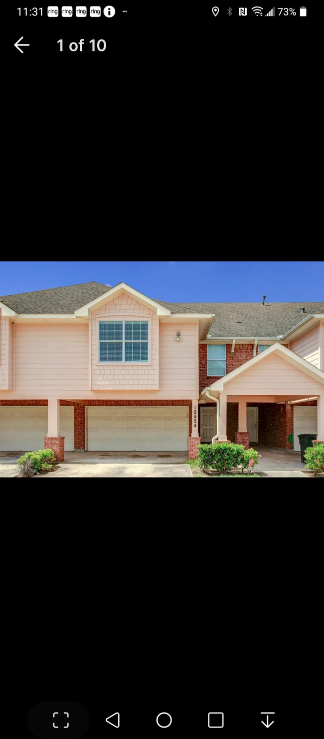 Great location for young family. Near the oil corridor. This townhome is beautiful has been refinish - 12424 Sunlit Wood Way