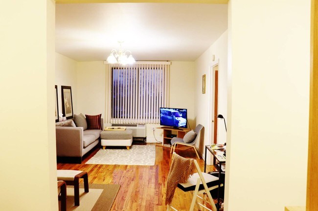 Foto del edificio - 830 Howard Ave