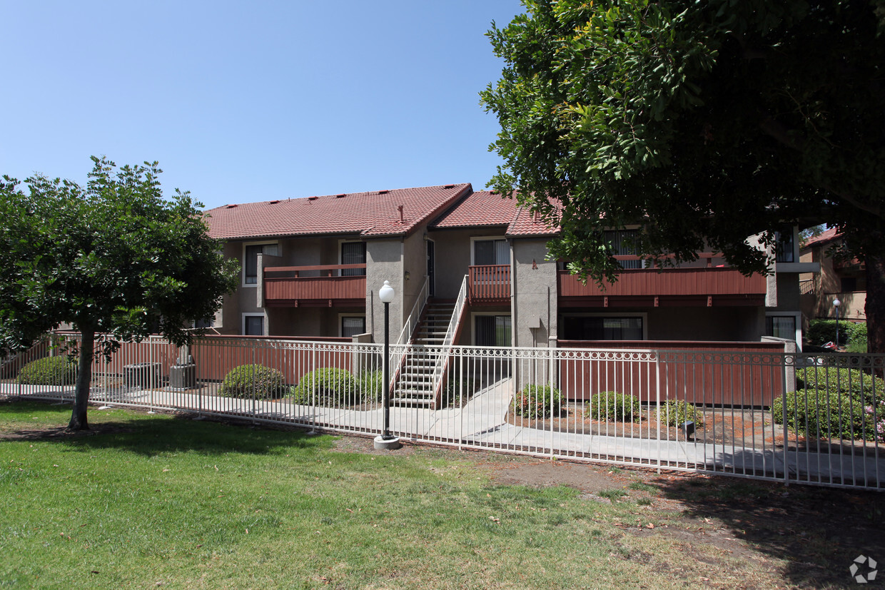 Primary Photo - University Village Apartments