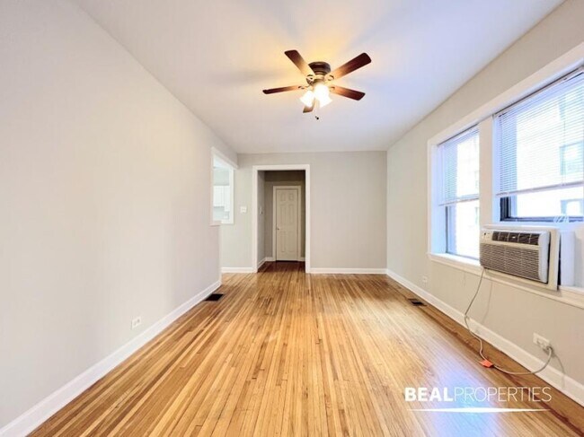 Building Photo - 1 bedroom in CHICAGO IL 60613