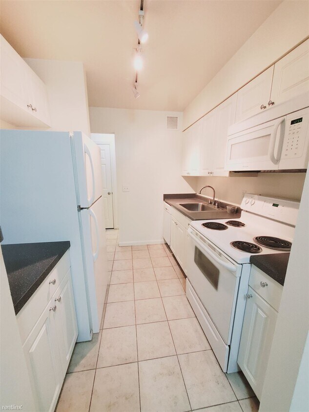 Primary Photo - 1 br, 1 bath Condo - 32 Prospect Ave Unit 6