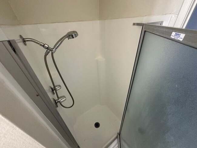 Foto del edificio - Top-Floor Corner Unit | 3BR in Cross Creek Village, Playa del Rey