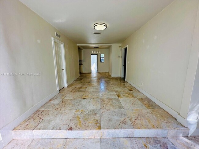 Foto del edificio - 5231 SW 5th Terrace