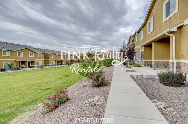 Building Photo - 3 Bedroom Townhome in Northern Colorado Sp...