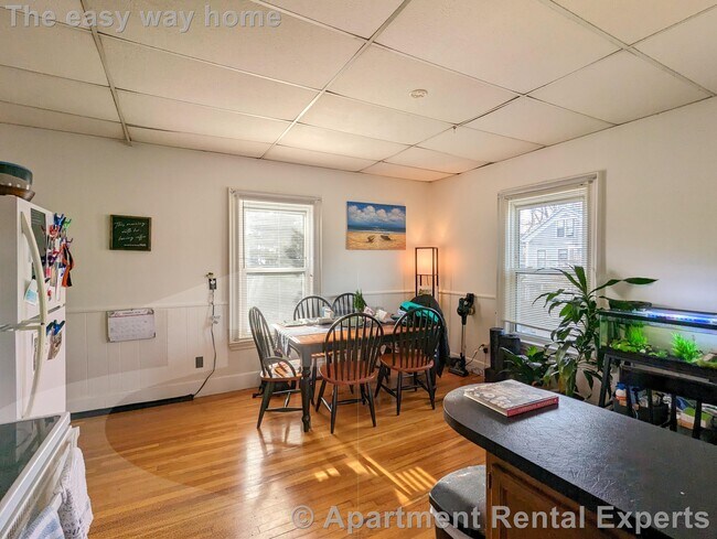 Building Photo - 74 Dover St