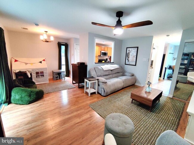 Foto del edificio - 6439 Rockshire St