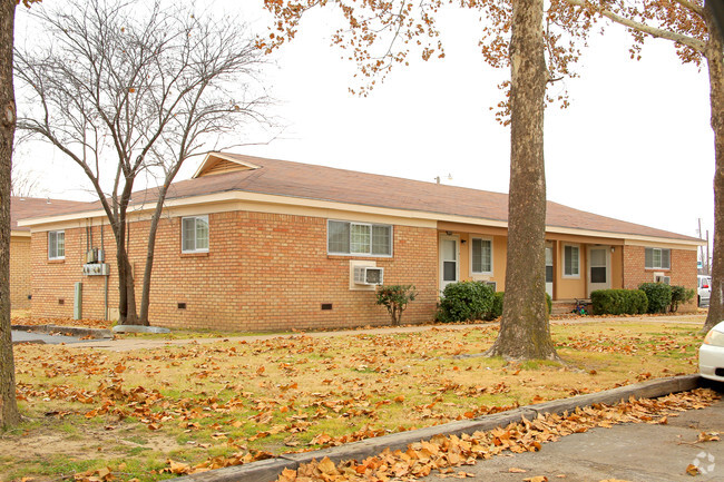 Building Photo - Mingo Village