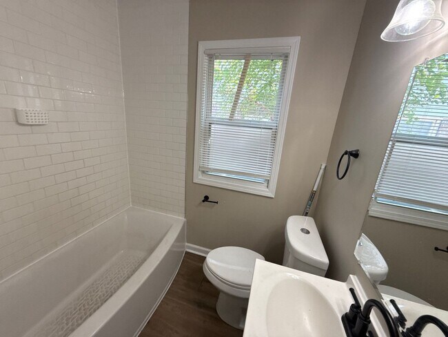 Building Photo - Freshly Renovated 3-Bedroom Home – Quality...